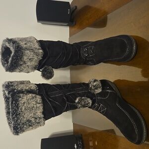 American Eagle Fur Lined Faux Suede Black Lace Up Boots Womens 11